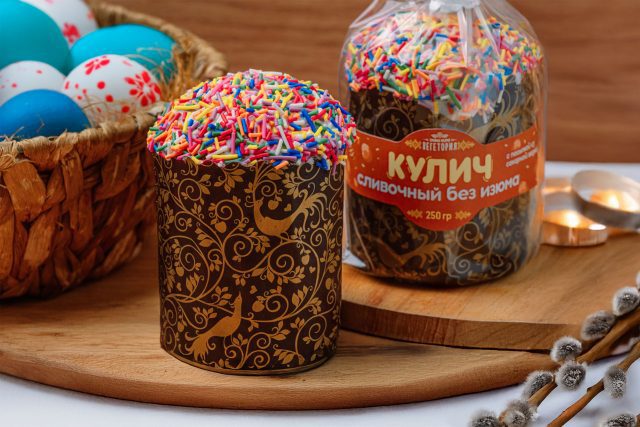 Кулич сливочный без изюма посыпка разноцветная вермишель